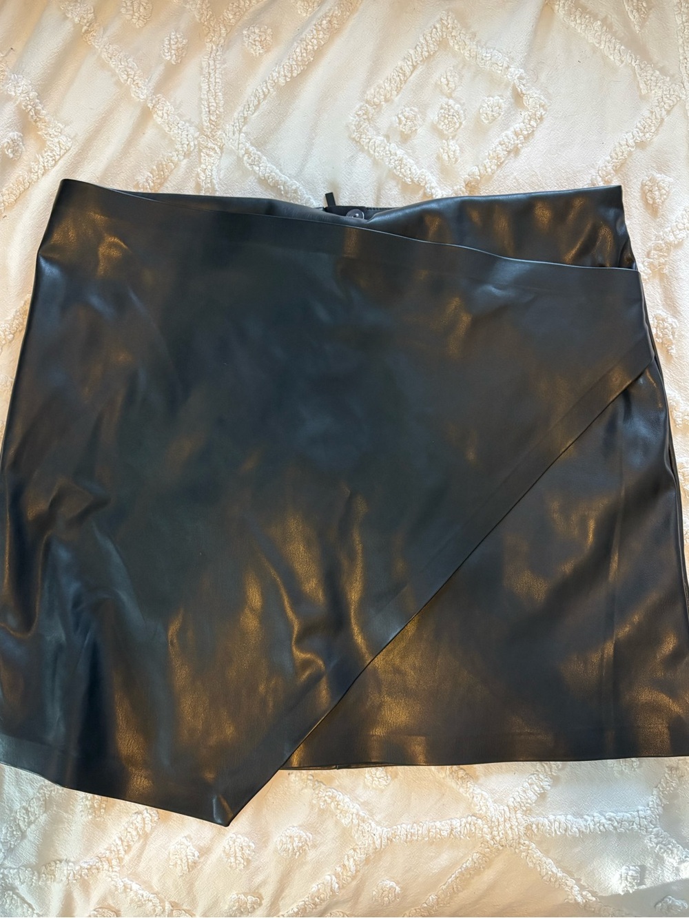 Suzy Shier Black Faux Leather Asymmetrical Mini Skirt
